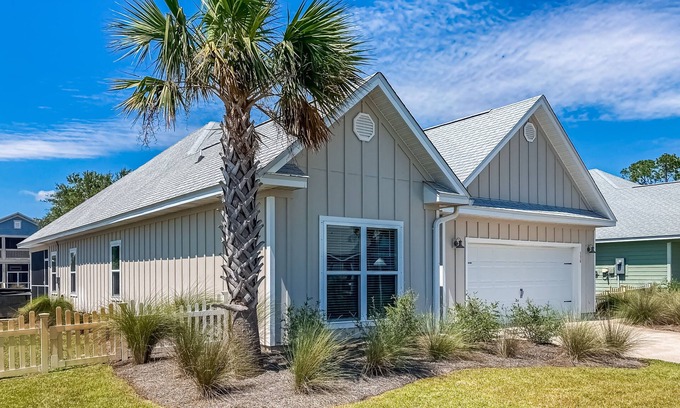 Port St. Joe House | Windmark - Day Drinking | House in Port St Joe with a hot tub & additional suite