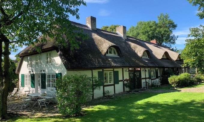 Schaprode Apartment | Windrose, quiet - romantic DG apartment under a thatched roof for 2 people