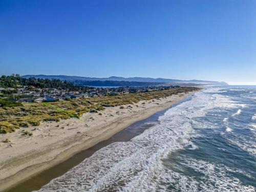 Bayshore House | Windsong Hideaway