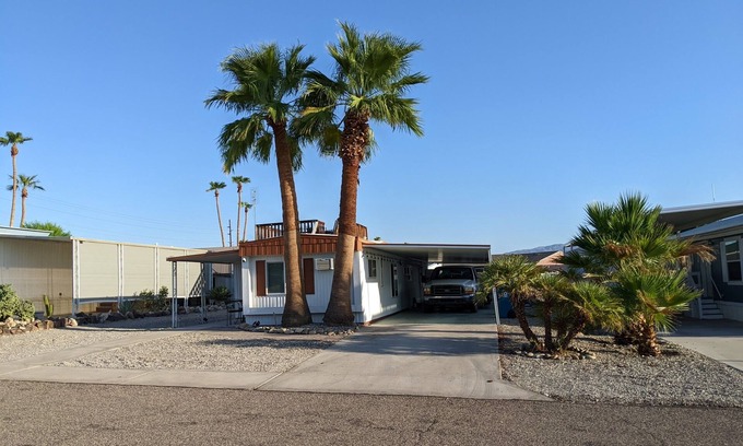 Lake Havasu City House | Windsor Launch Ramp and Havasu State Park within walking distance!