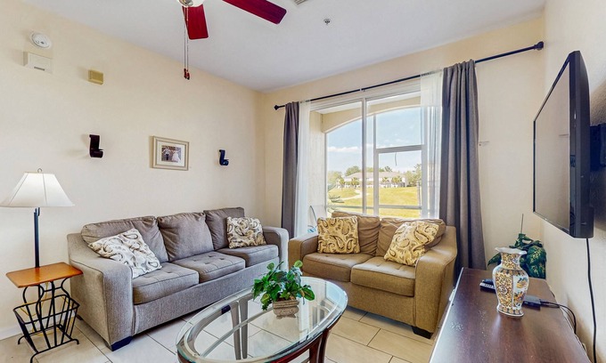 Windsor Palms House | Windsor Palms townhome with WiFi, AC, screened patio, pool, hot tub, & tennis