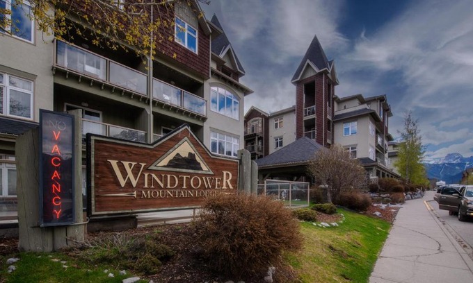 Canmore Cabin | Windtower Lodge - Canmore