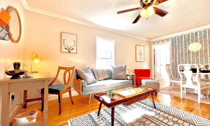 Dahlonega Cottage | Wine and Wedding Mountain Getaway at Arborview - 5 minutes from Downtown