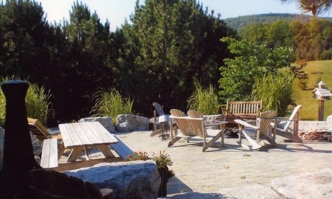 Naples Cabin | Wine Country Getaway-Jim's South Bristol Guest House