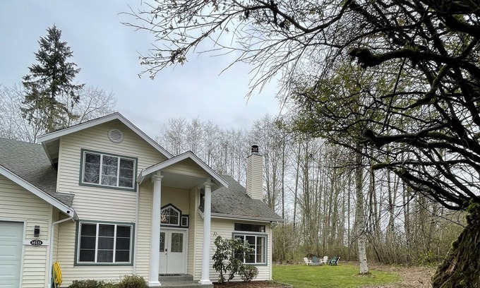 Cathcart House | Wine County Retreat on 5 Wooded Acres