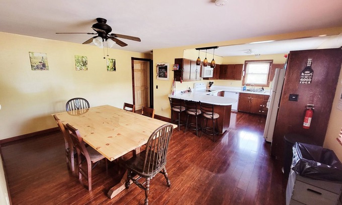 Trumansburg House | Wine Trail Apartment (pet friendly) - 4bd/2ba