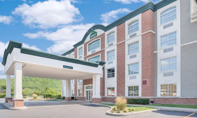Ellicottville Hotel | Wingate by Wyndham Ellicottville
