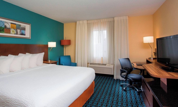 Oshkosh Hotel | Wingate by Wyndham Oshkosh
