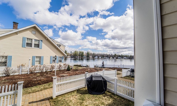 Winnisquam Condo | Winnisquam Lake~ Condo on the WATER w/Boat Dock rental available
