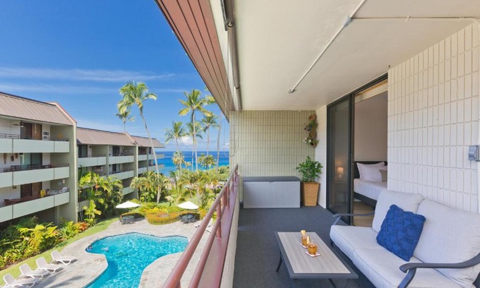Kahaluu Bay Apartment | Winter Getaway - Prime Location - at Magic Sands Beach