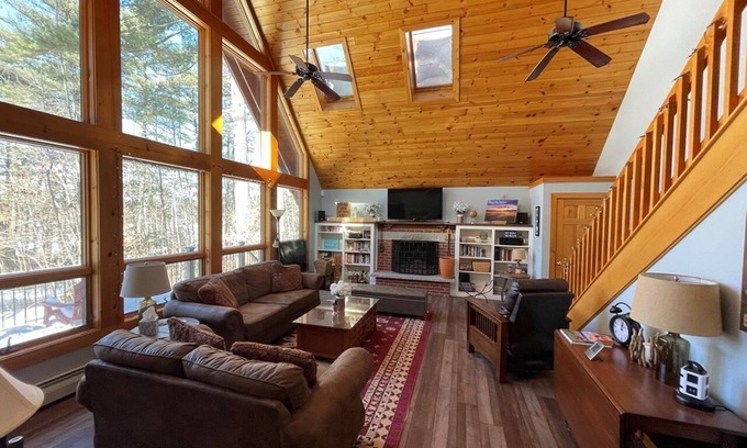 Center Lovell House | Winter Getway/Summer Fun at Kezar Lake Cabin-Lovell, ME