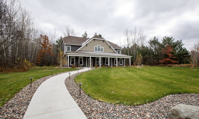 Manitowish Waters Cabin | Winter Oasis W/Prime Location & Lots of Space!