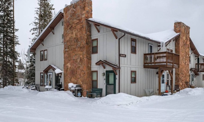 Winter Park Apartment | Winter Park Condo w/Fireplace and Mountain Views