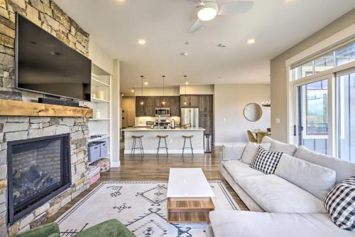 Winter Park Apartment | Winter Park Condo with Balcony about 4 Mi to Slopes