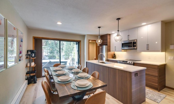 Winter Park House | Winter Park Townhome with Hot Tub, Half Mi to Dtwn!