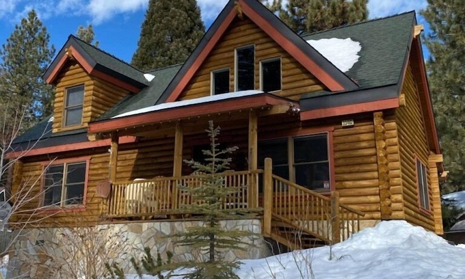 Green Valley Lake Cabin | WINTER = Snow/Ski. SPRING-SUMMER-FALL = Fish, Hike, Explore, Private Lake