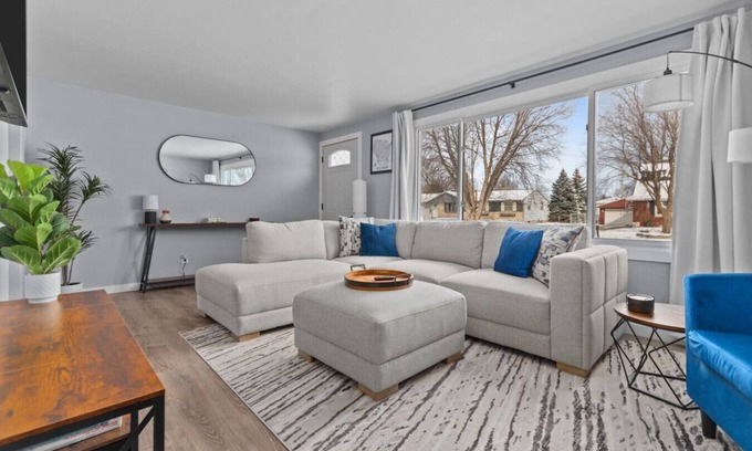 Allouez House | Winter Special! Attached Garage, Grill. Sleeps 7!