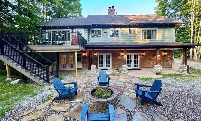Boyne City House | Winter Water Woodlands - Hot Tub & Sauna Near Boyne Mountain & Lake Charlevoix