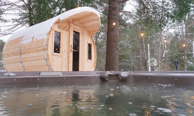 Gravenhurst Cottage | { Winter Wonderland Retreat } Hot Tub & Barrell Sauna - 3BR Cottage on Lake Kahshe!