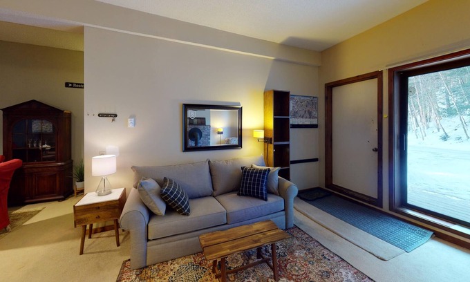 Pittsfield House | Wintergreen 106