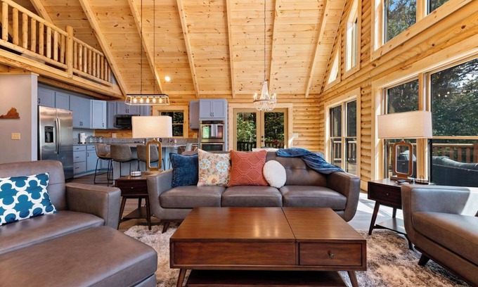 Chestnut Springs House | Wintergreen home with hot tub, arcade, and fireplace, 2-minute drive from Wintergreen Resort.