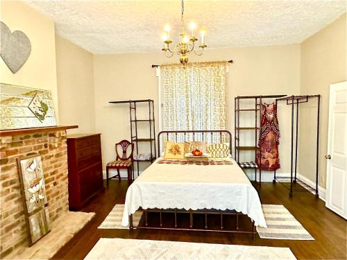 Lynchburg House | Wise Home rooms