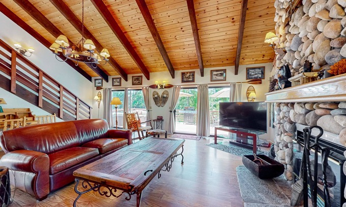 Bass Lake House | Wishing Well cabin near Yosemite, Bass Lake