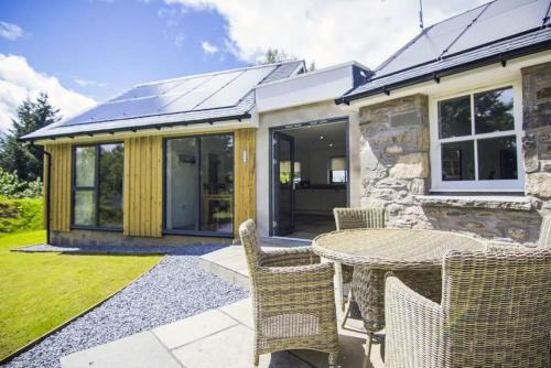 Loch Tay House | Wishing Well Cottage at Loch Tay and Hot Tub