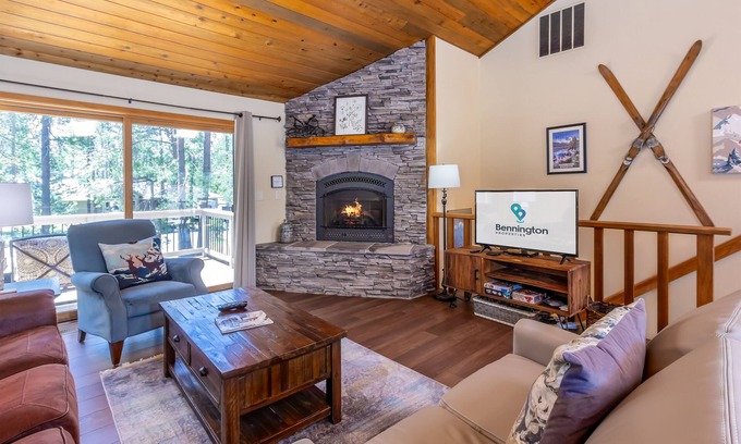 Deer Park House | WITC03 - Updated Home, Great Outdoor Space, AC, Hot Tub