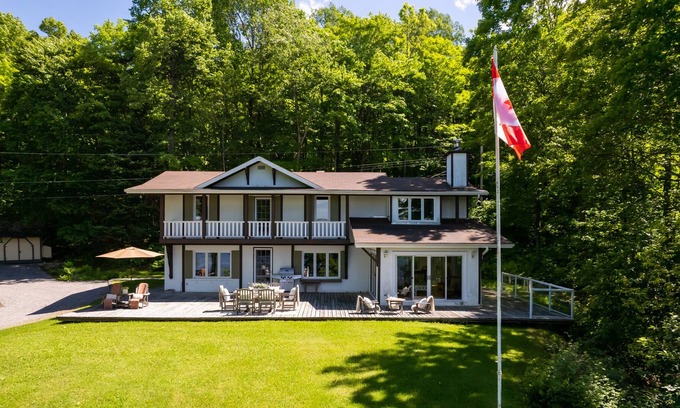 Ryerson Cottage | With nods to European & Tudor styling, Vana cottage is your intercontinental gem