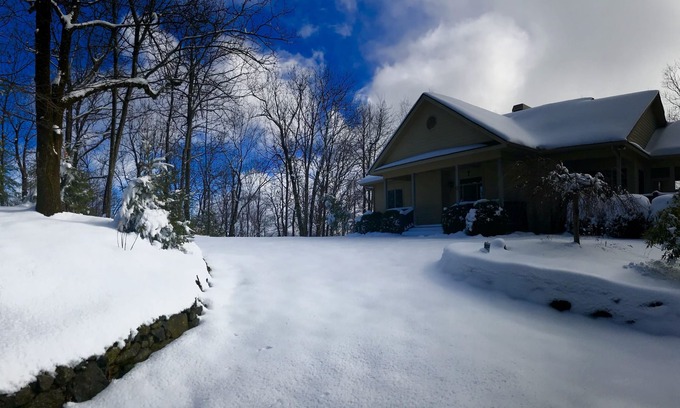 Rosman House | WNC’s Breathtaking Blue Ridge & Great Smokies meet the SC Jocassee Gorges