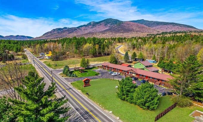 Wilmington Hotel | Wolfjaw Lodge