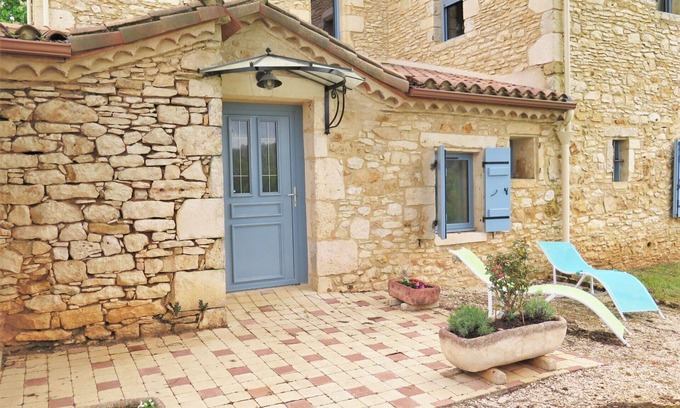 Blanquefort-sur-Briolance House | Wonderful villa for 4 guests with WIFI, TV, terrace, pets allowed, panoramic view and parking