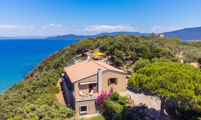 Punta Ala Villa | Wonderful private villa for 12 people with A/C, WIFI, TV, terrace and pets allowed
