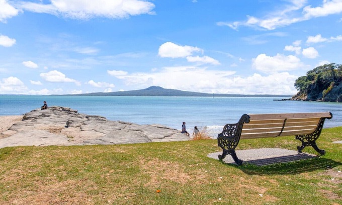 St. Heliers Condo | Wonderful Guest Suite Steps to St Heliers Beach