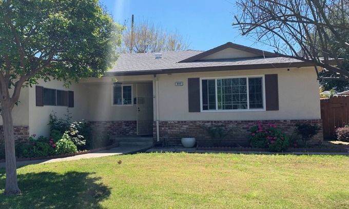 Clovis House | Wonderful 3-bedroom house with AC in charming Clovis