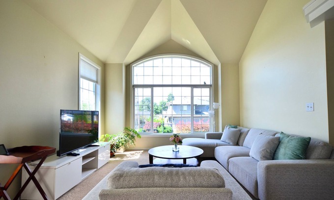 Kennydale House | Wonderful 3-bedroom house in Renton, 15 min from Seattle, 2 min to Coulon Park