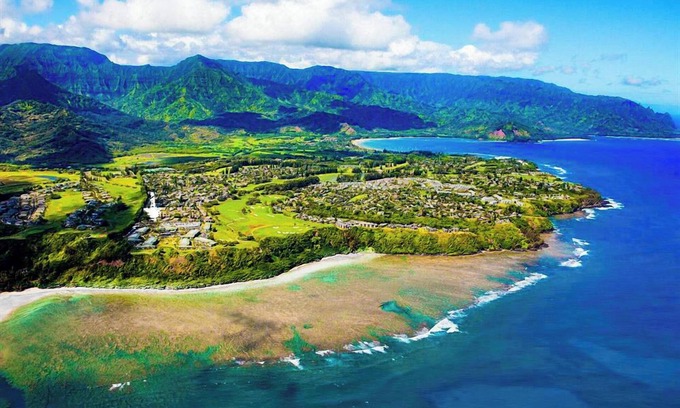 Princeville Condo | Wonderful 7 bedrooms for 16 above famous Anini Beach!