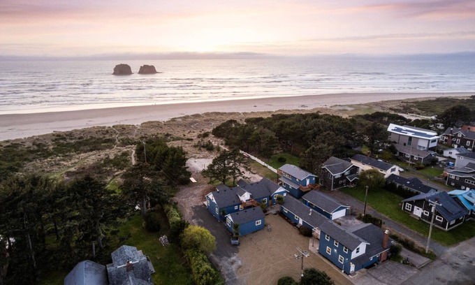 Rockaway Beach Condo | Wonderful Coastline Setting, Pet Friendly, Seconds to Beach, Community Fire-Pit, Volleyball - Unit 5