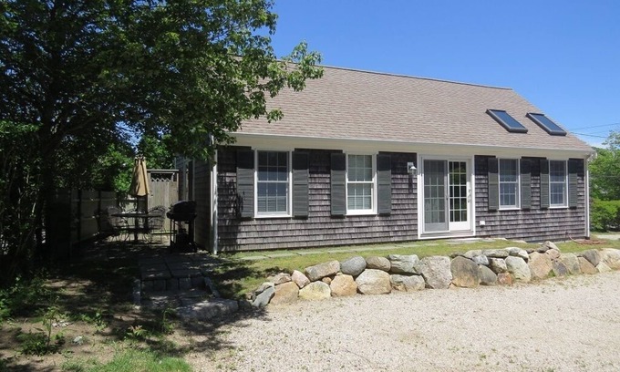 Chatham Cottage | Wonderful cottage located in the heart of downtown Chatham.steps to everything.