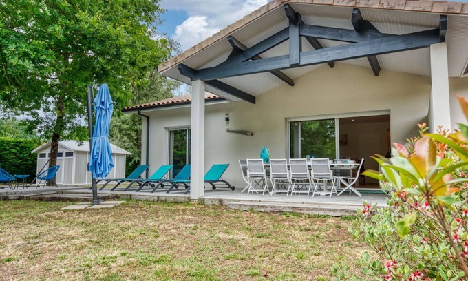 Grayan-Et-L'Hopital Villa | Wonderful private villa for 6 guests with WIFI, TV, terrace and parking