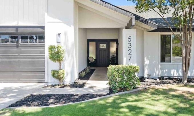 Fresno House | Wonderful Fully Renovated Home