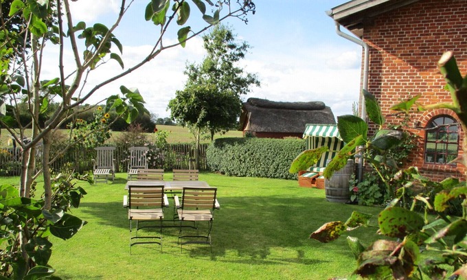 Steinbergkirche Apartment | wonderful holiday flat with a large garden and a dreamful view