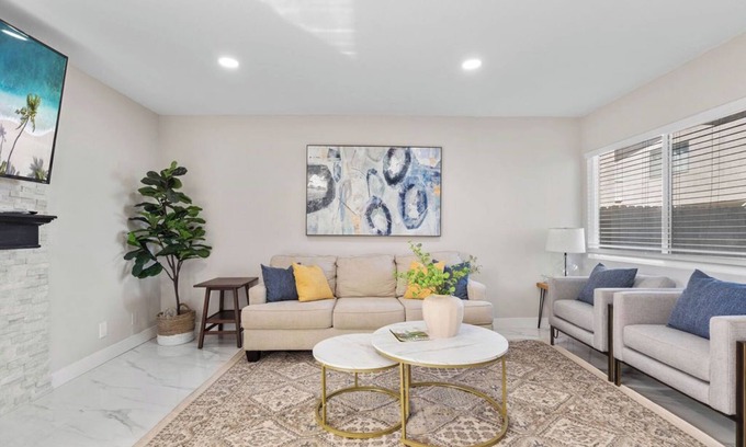 Mesa Verde Bed & Breakfast | Wonderful Home Close to Beach