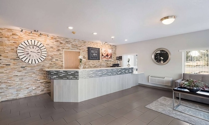 Tri-Cities House | Wonderful Place To Stay! 2 Units w/Kitchen, Free Parking On-Site!