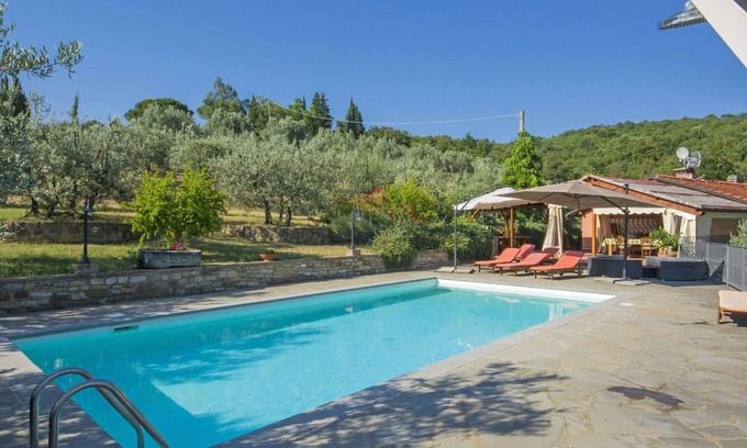 Pieve a Presciano Villa | Wonderful private villa with WIFI, private pool, TV, patio, pets allowed and panoramic view