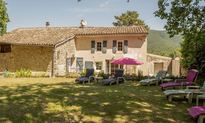 Le Poet-Laval House | Wonderful private villa for 8 guests with A/C, WIFI, TV, terrace, pets allowed and parking