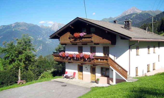 Finkenberg Villa | Wonderful private villa for 18 people with WIFI, TV, terrace and parking