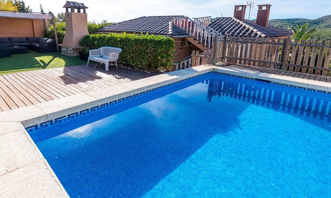 El Vendrell House | Wonderful private villa for 7 people with WIFI, A/C, private pool, TV, patio and parking