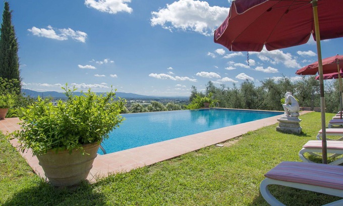 Montecarlo Villa | Wonderful private villa with A/C, private pool, WIFI, TV, terrace, pets allowed and parking